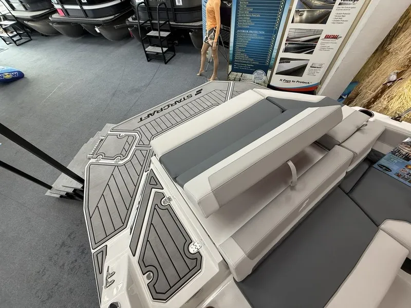 Slide: The Image of Starcraft Marine SVX 210 IO 2025 - 19