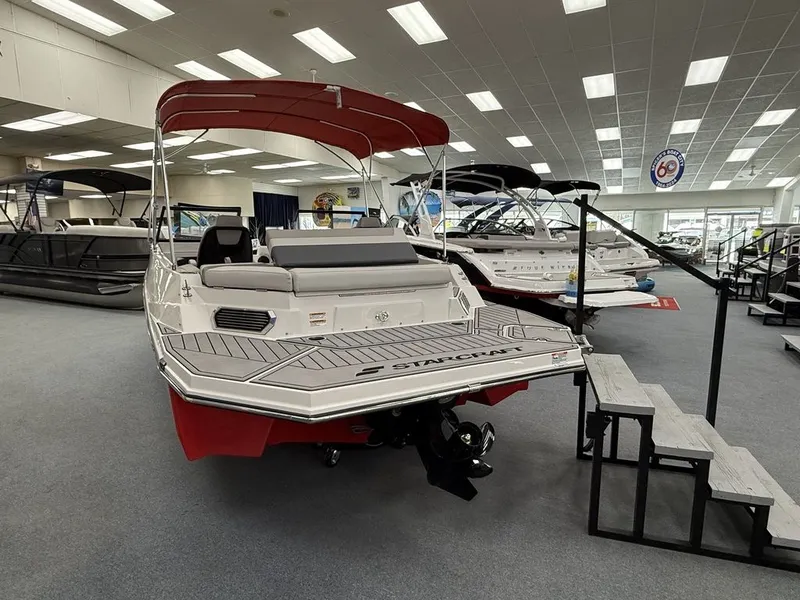 Slide: The Image of Starcraft Marine SVX 210 IO 2025 - 2