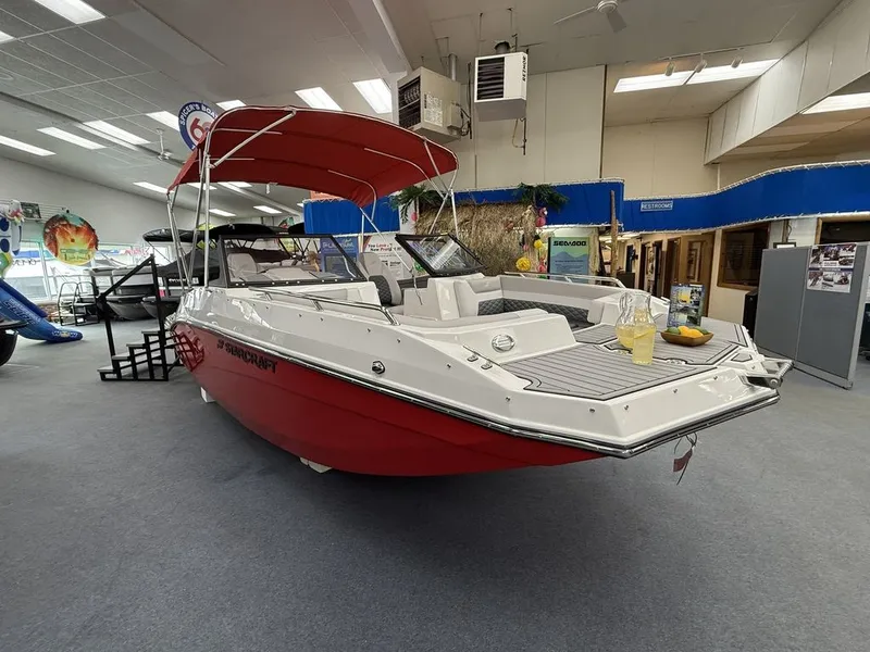 Slide: The Image of Starcraft Marine SVX 210 IO 2025 - 5