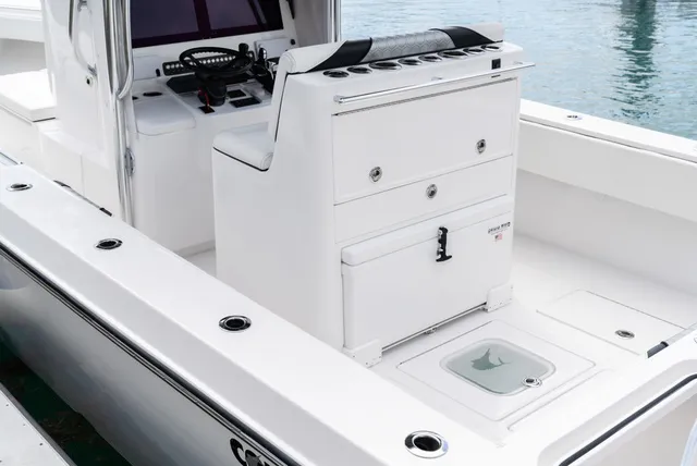 Slide: The Image of Contender 32ST CUSTOM BUILD 32' 2027 - 19
