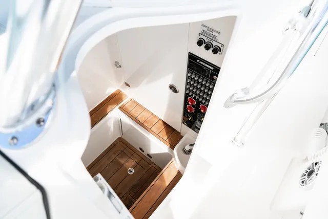 Slide: The Image of Contender 32ST CUSTOM BUILD 32' 2027 - 29