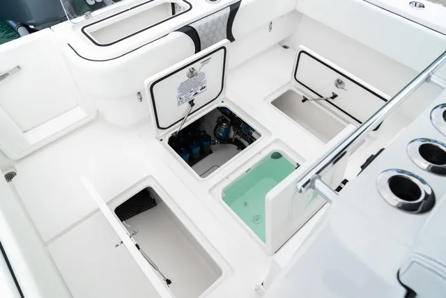 Slide: The Image of Contender 32ST CUSTOM BUILD 32' 2027 - 13
