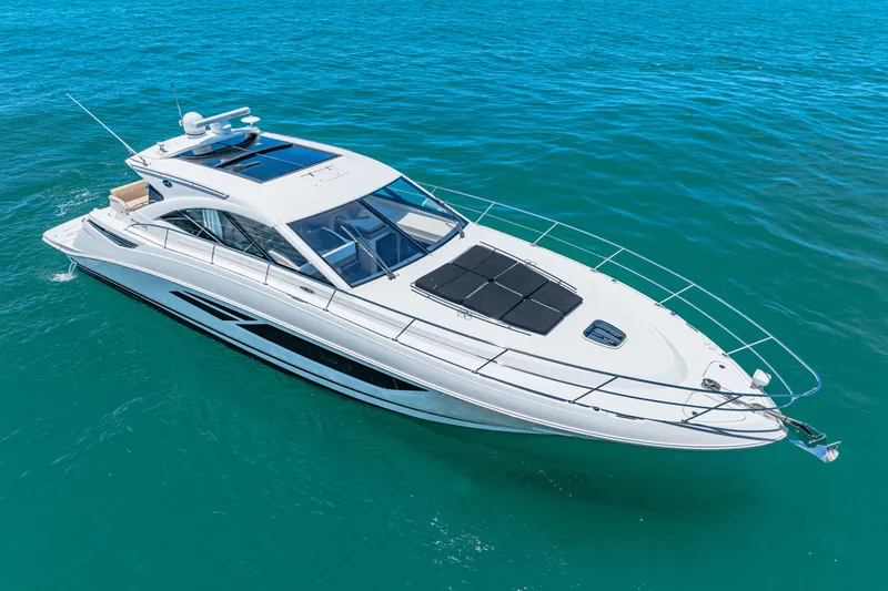 Slide: The Image of Sea Ray 510 SUNDANCER 2017 - 15