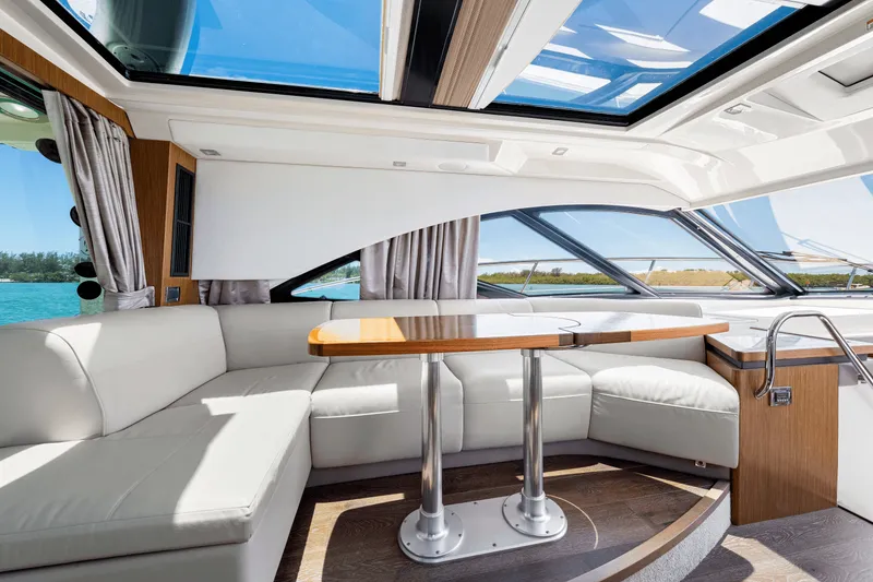 Slide: The Image of Sea Ray 510 SUNDANCER 2017 - 55