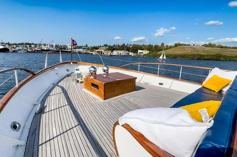 Slide: The Image of Burger Motoryacht 1965 - 67