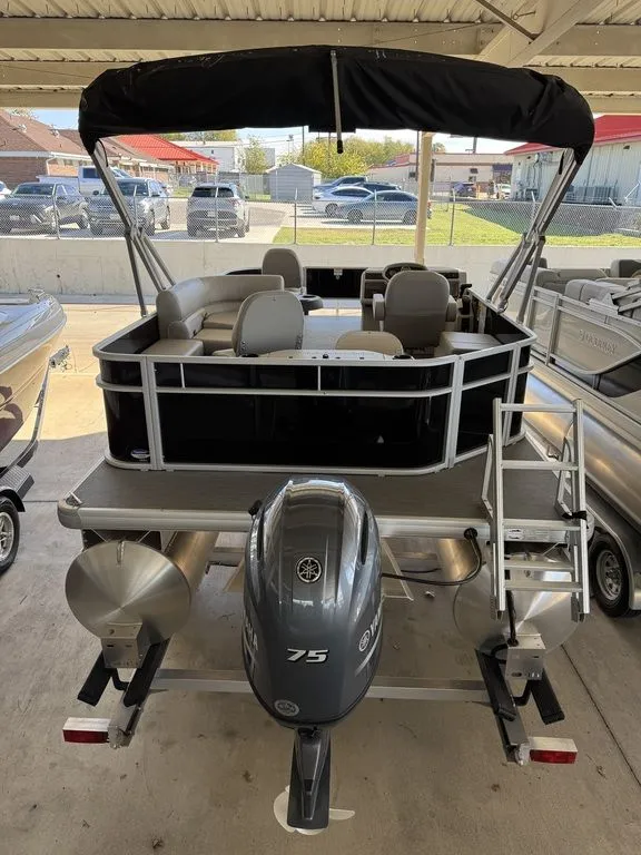 Slide: The Image of Godfrey Pontoons GODFREY Xperience 1886 FX 2025 - 1