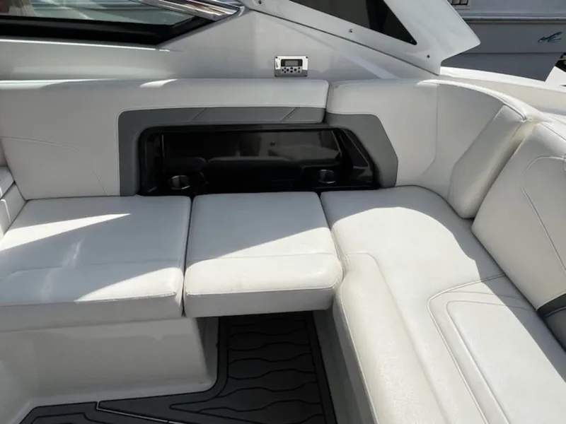 Slide: The Image of Monterey 328 SS 2011 - 14