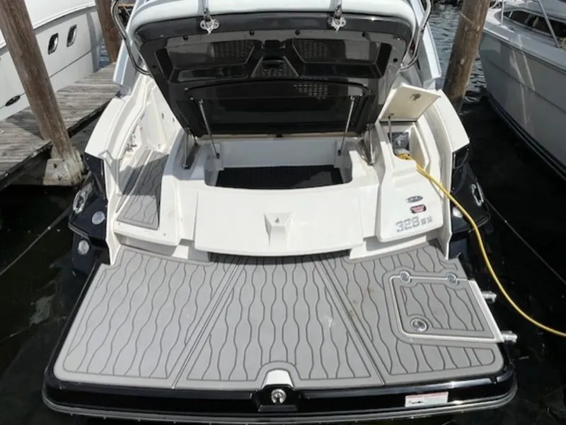 Slide: The Image of Monterey 328 SS 2011 - 21