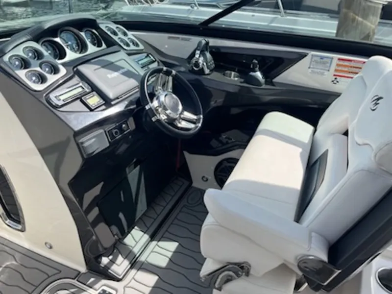 Slide: The Image of Monterey 328 SS 2011 - 9