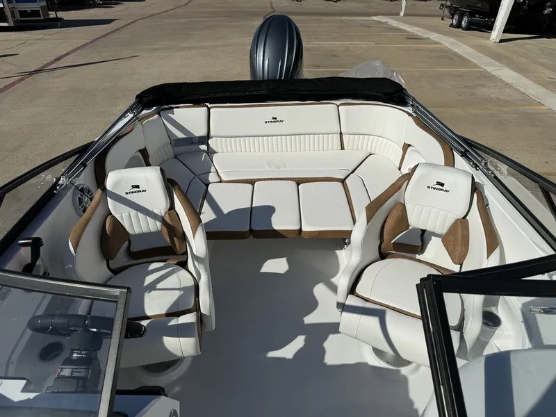 Slide: The Image of Stingray 211DC 2025 - 10