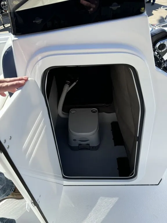 Slide: The Image of Stingray 173CC 2025 - 11