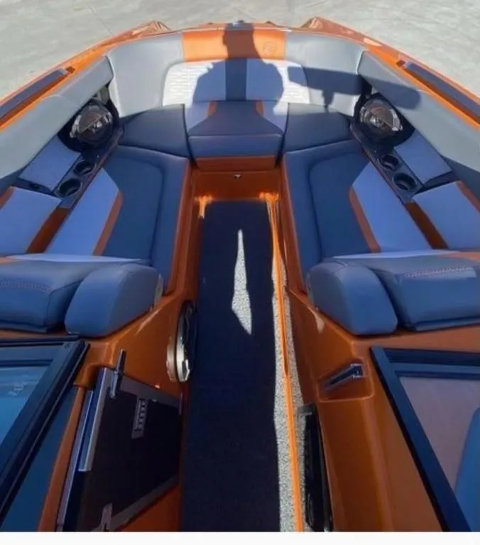 Slide: The Image of MasterCraft X22 2019 - 10