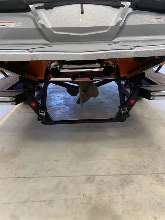 Slide: The Image of MasterCraft X22 2019 - 7