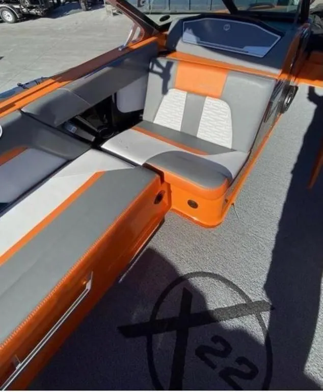 Slide: The Image of MasterCraft X22 2019 - 8