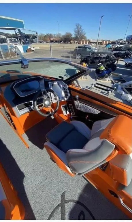 Slide: The Image of MasterCraft X22 2019 - 9