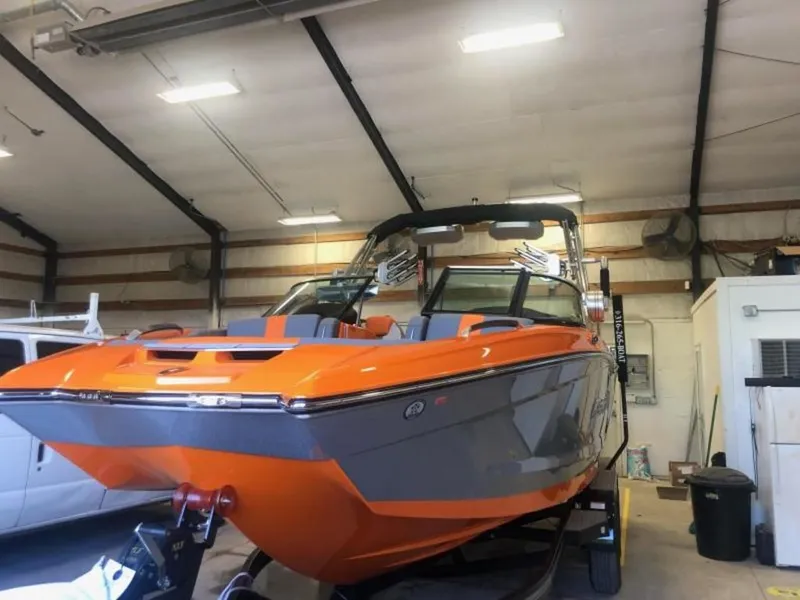 Slide: The Image of MasterCraft X22 2019 - 6