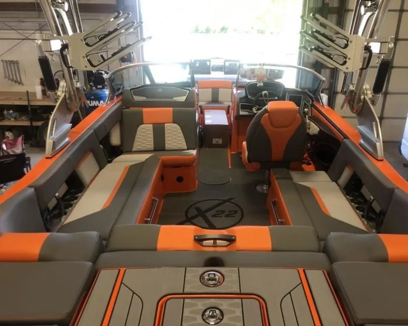 Slide: The Image of MasterCraft X22 2019 - 11