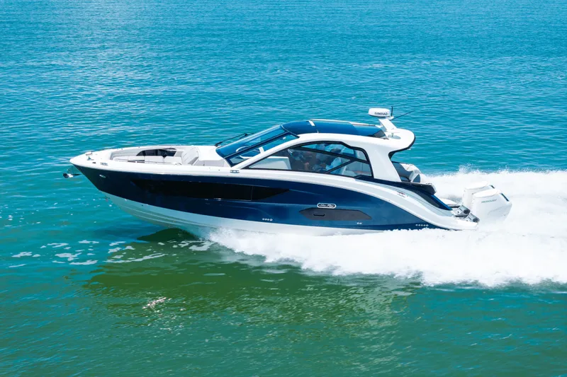 Slide: The Image of Sea Ray Sundancer 370 Outboard 2025 - 13