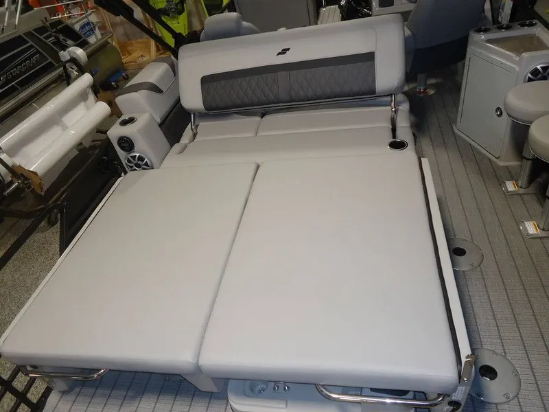 Slide: The Image of Starcraft Marine CX 23 DL DH BAR 2026 - 9