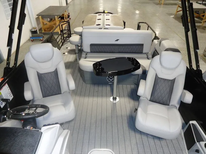 Slide: The Image of Starcraft Marine CX 23 DL DH BAR 2026 - 5