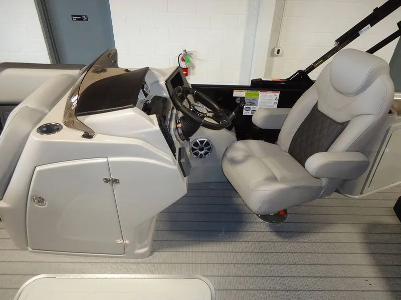 Slide: The Image of Starcraft Marine CX 23 DL DH BAR 2026 - 4