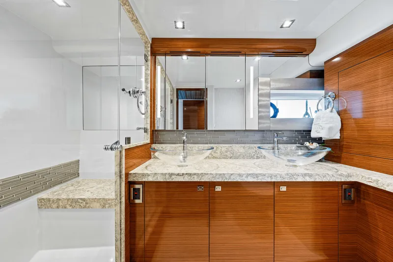 Slide: The Image of Ocean Alexander 70E 2018 - 97