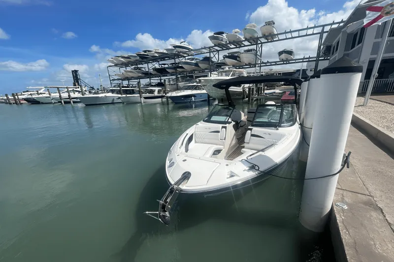 Slide: The Image of Sea Ray 260 SLX OUTBOARD 2023 - 12