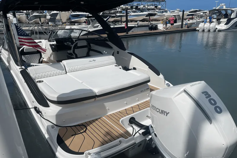 Slide: The Image of Sea Ray 260 SLX OUTBOARD 2023 - 13