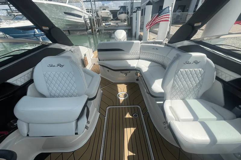 Slide: The Image of Sea Ray 260 SLX OUTBOARD 2023 - 28