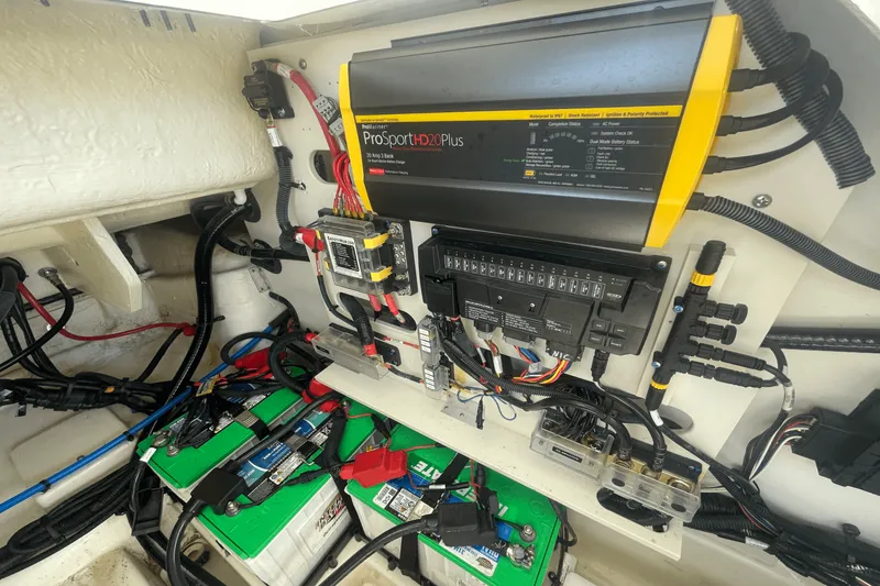 Slide: The Image of Sea Ray 260 SLX OUTBOARD 2023 - 29