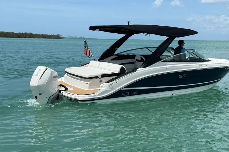 Slide: The Image of Sea Ray 260 SLX OUTBOARD 2023 - 9