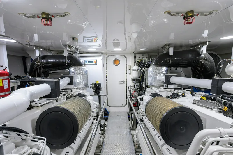 Slide: The Image of Ocean Alexander Ocean Alexander 100 2017 - 75