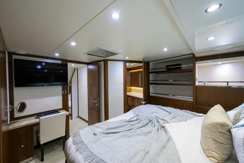 Slide: The Image of Ocean Alexander Ocean Alexander 100 2017 - 53