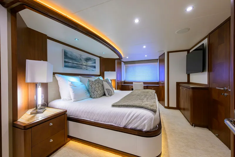 Slide: The Image of Ocean Alexander Ocean Alexander 100 2017 - 43
