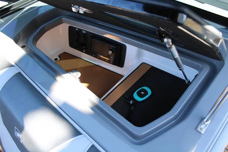 Slide: The Image of Nautique G23 2021 - 12