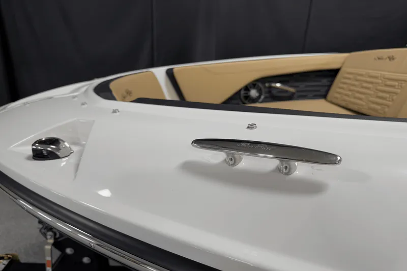 Slide: The Image of Sea Ray SPX 190 Outboard 2025 - 16