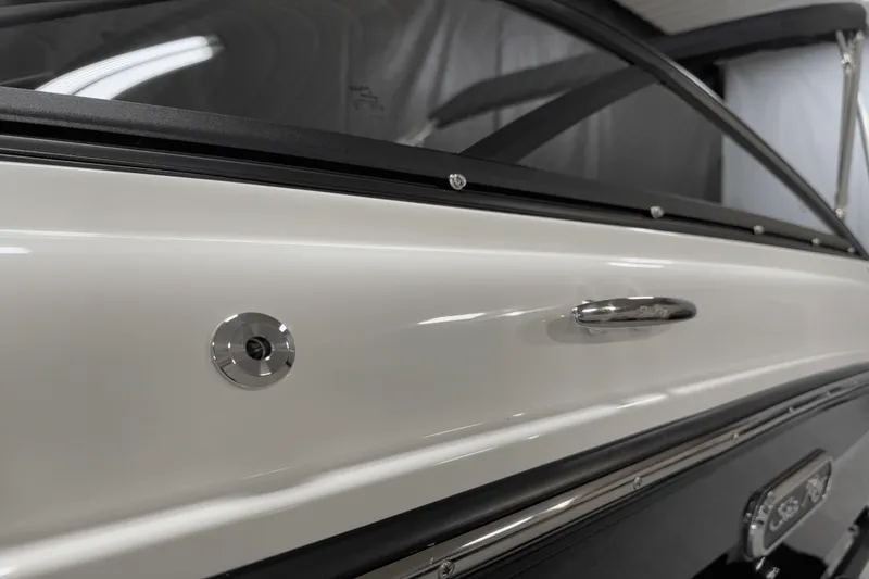 Slide: The Image of Sea Ray SPX 190 Outboard 2025 - 17