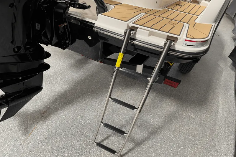 Slide: The Image of Sea Ray SPX 190 Outboard 2025 - 26