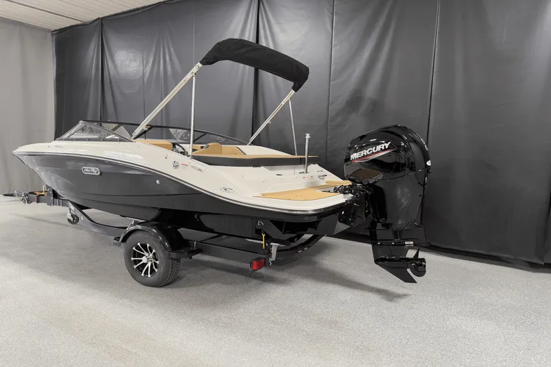 Slide: The Image of Sea Ray SPX 190 Outboard 2025 - 3