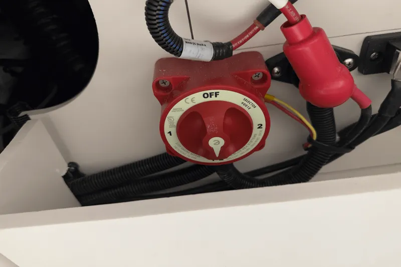 Slide: The Image of Sea Ray SPX 190 Outboard 2025 - 33