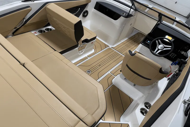 Slide: The Image of Sea Ray SPX 190 Outboard 2025 - 39