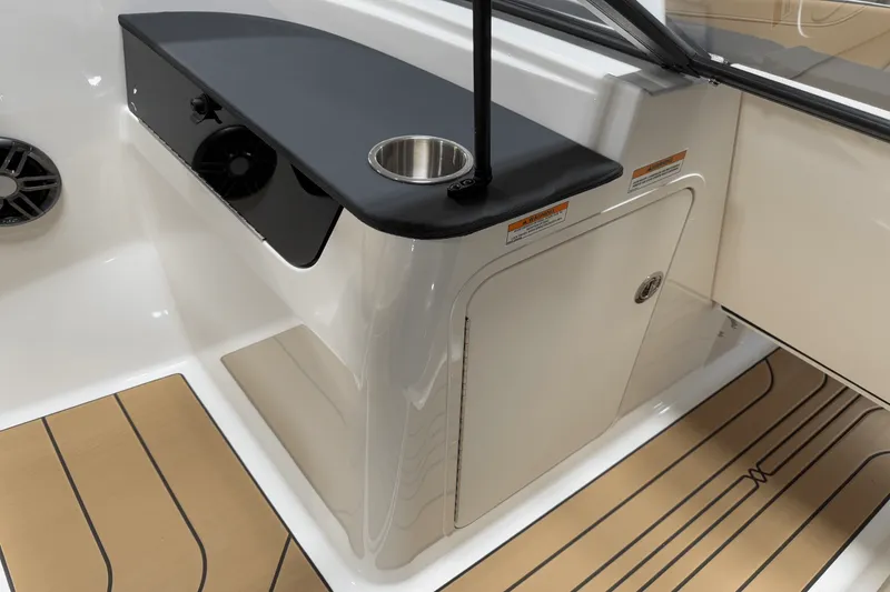 Slide: The Image of Sea Ray SPX 190 Outboard 2025 - 58