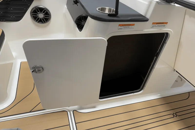 Slide: The Image of Sea Ray SPX 190 Outboard 2025 - 59