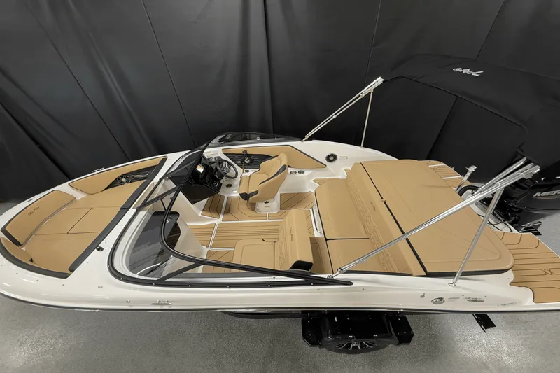 Slide: The Image of Sea Ray SPX 190 Outboard 2025 - 7