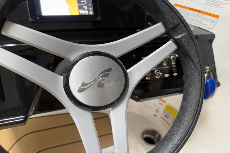 Slide: The Image of Sea Ray SPX 190 Outboard 2025 - 72