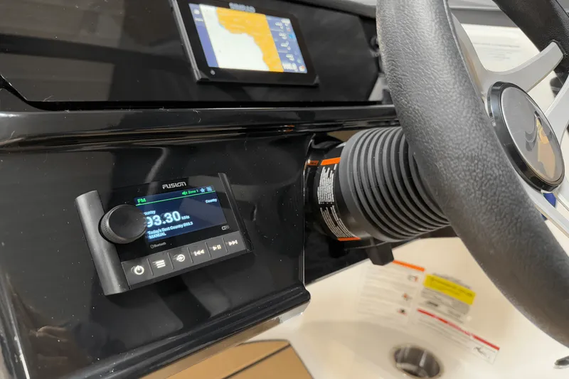 Slide: The Image of Sea Ray SPX 190 Outboard 2025 - 73