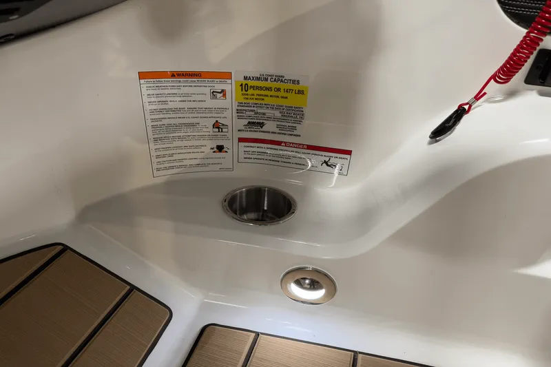 Slide: The Image of Sea Ray SPX 190 Outboard 2025 - 79