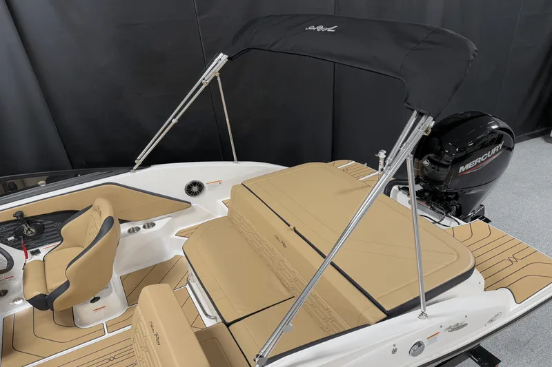 Slide: The Image of Sea Ray SPX 190 Outboard 2025 - 9