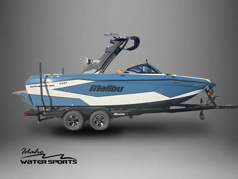 The Image of Malibu 22 LSV 2027 - 0