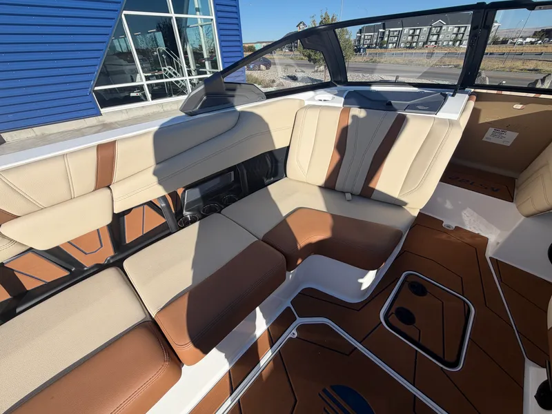 Slide: The Image of Malibu 22 LSV 2027 - 15
